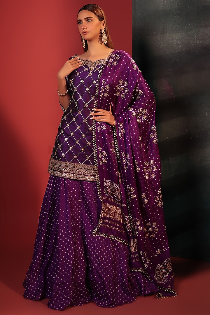 Purple Silk Embroidered Kurta Set by Siddhartha Daga at Pernia's Pop Up Shop