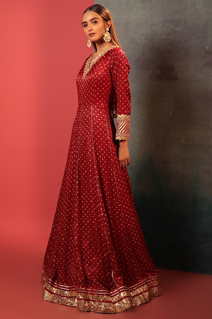 Red Silk Embroidered Bandhani Wedding Anarkali by Siddhartha Daga at Pernia's Pop Up Shop