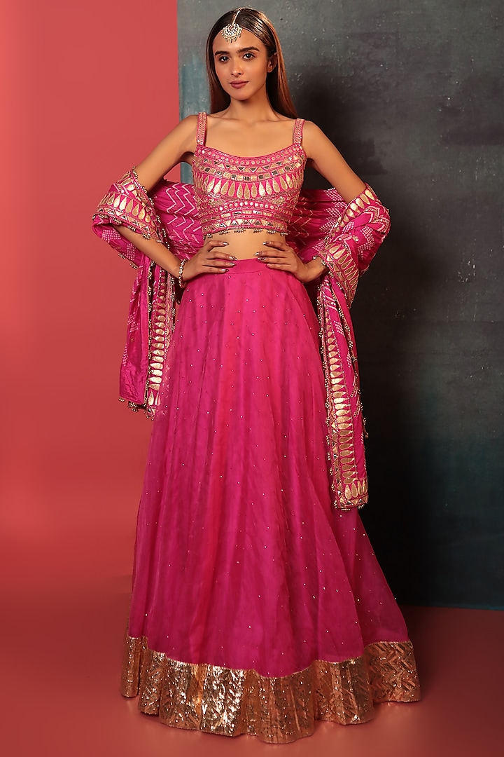 Pink Organza Embellished Wedding Lehenga Set by Siddhartha Daga at Pernia's Pop Up Shop