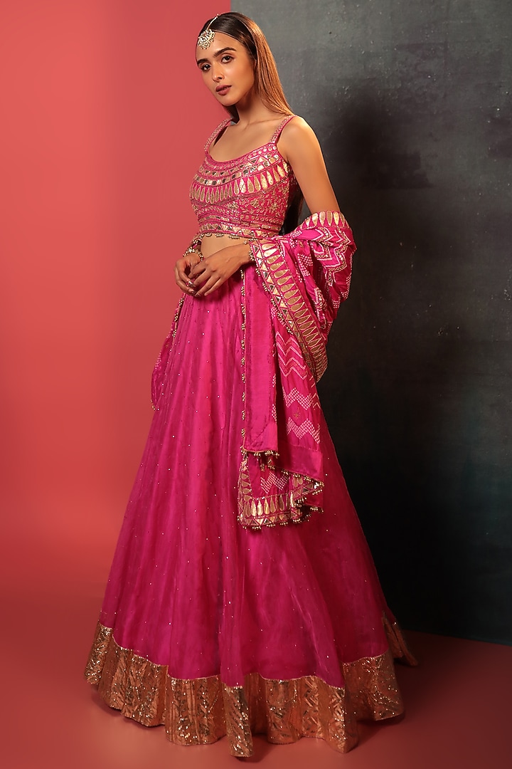 Pink Organza Embellished Wedding Lehenga Set by Siddhartha Daga at Pernia's Pop Up Shop