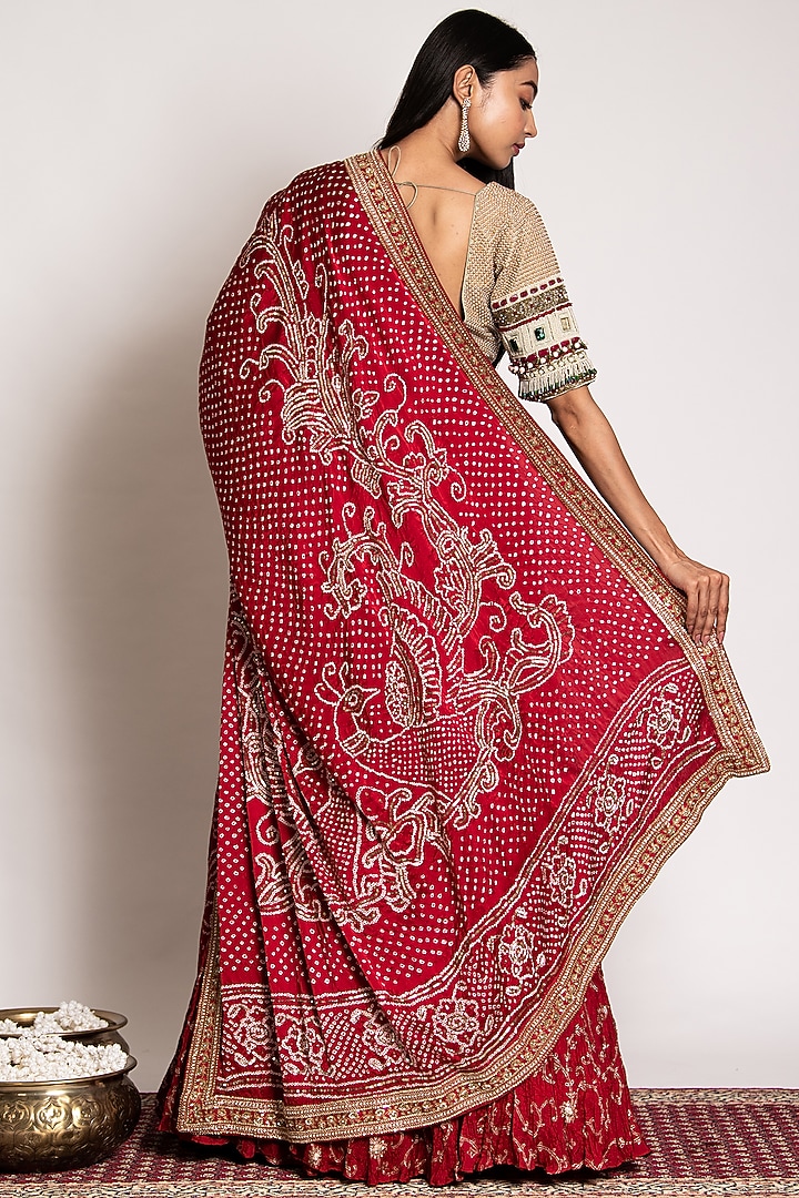 Red Silk Embroidered Wedding Lehenga Set by Siddhartha Daga at Pernia's Pop Up Shop