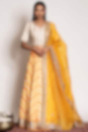 Yellow Silk Lehenga Set by Siddhartha Daga