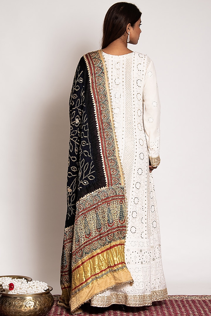 Ivory Embroidered Bridal Anarkali Set by Siddhartha Daga at Pernia's Pop Up Shop