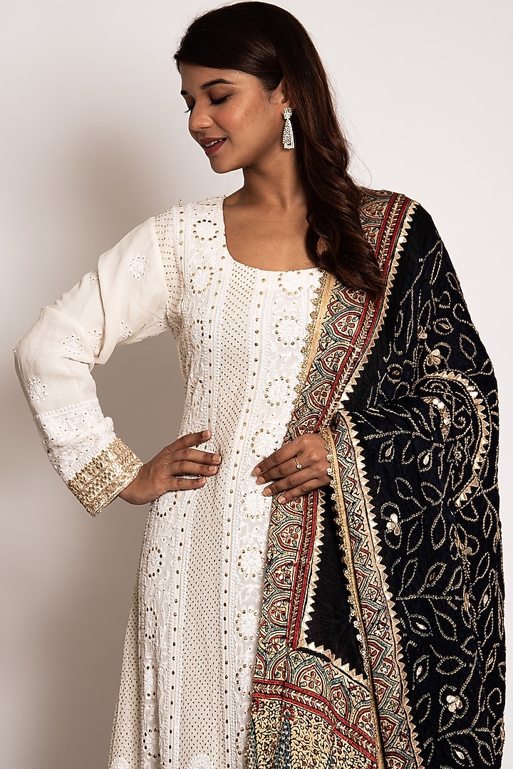Ivory Embroidered Bridal Anarkali Set by Siddhartha Daga at Pernia's Pop Up Shop