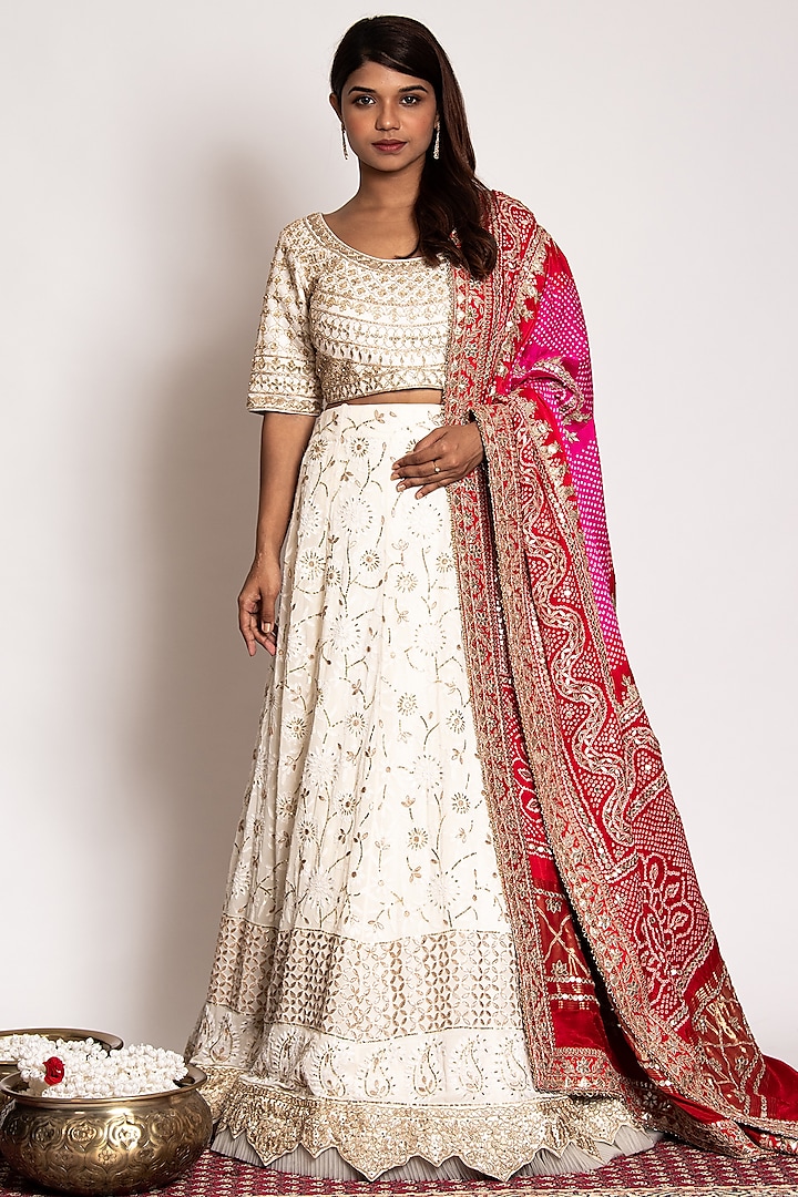 Off-White Embroidered Wedding Lehenga Set by Siddhartha Daga at Pernia's Pop Up Shop