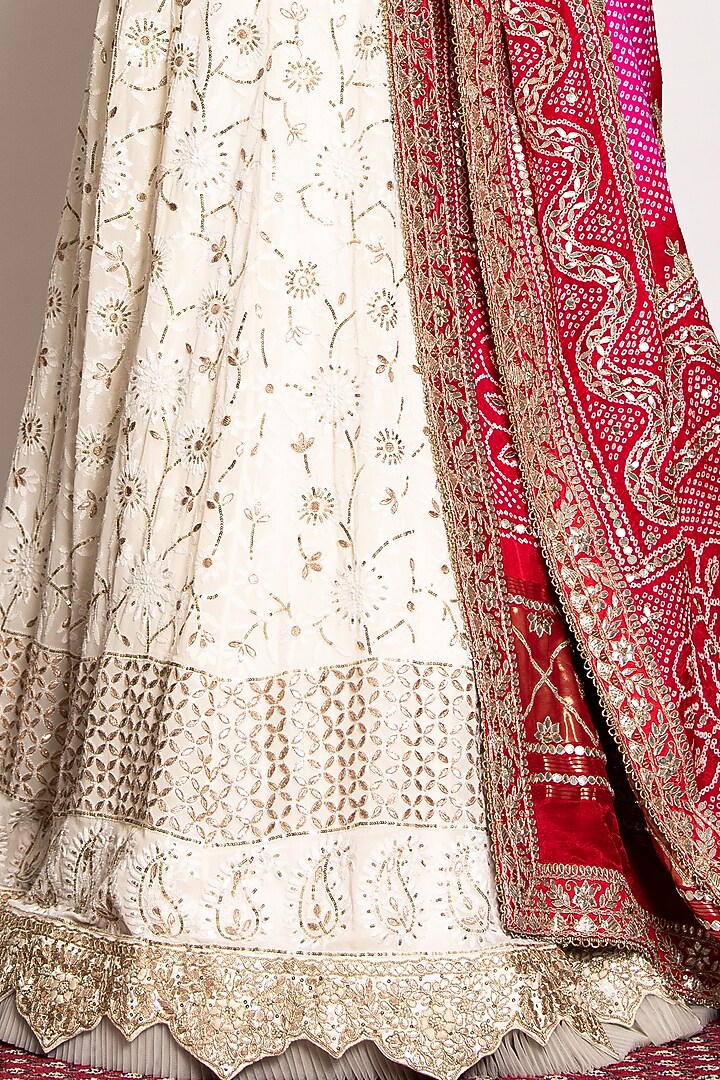 Off-White Embroidered Bridal Lehenga Set by Siddhartha Daga at Pernia's Pop Up Shop