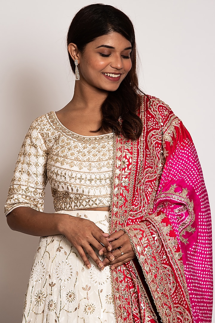 Off-White Embroidered Bridal Lehenga Set by Siddhartha Daga at Pernia's Pop Up Shop