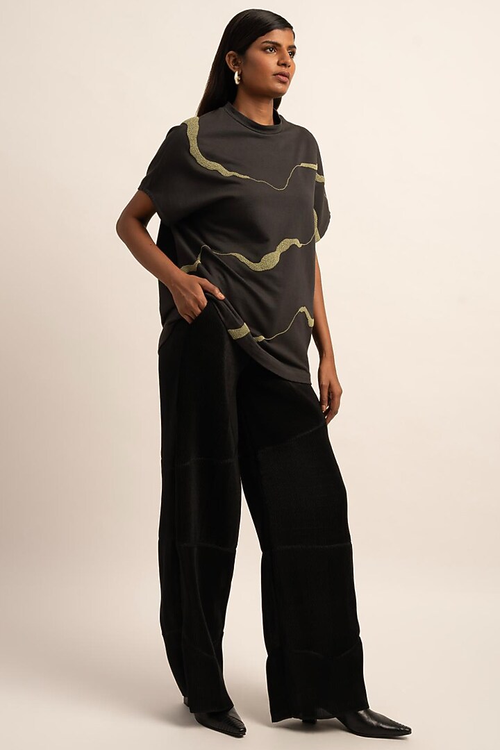 Grey Terry Cotton Hand-Beaded T-Shirt by SIDDHANT AGRAWAL at Pernia's Pop Up Shop