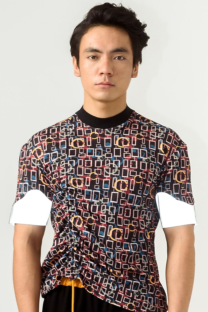 Black Printed T-Shirt by Siddhant Agrawal Men at Pernia's Pop Up Shop