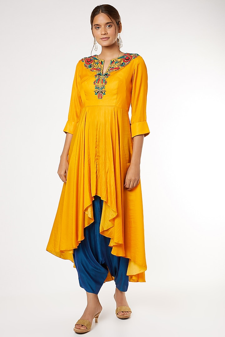 Mango Yellow Sequins Embroidered Kurta Set by Sierra The Label at Pernia's Pop Up Shop