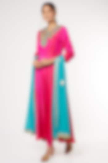 Fuchsia Pink Sequins Embroidered Kurta Set by Sierra The Label at Pernia's Pop Up Shop