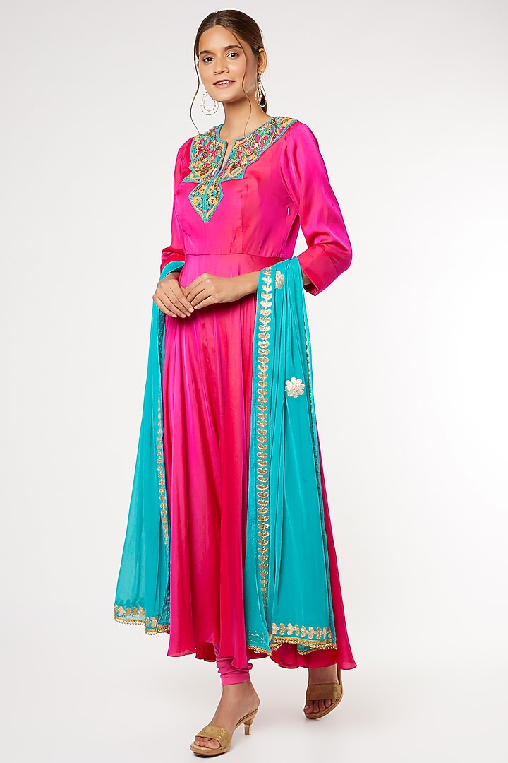 Fuchsia Pink Sequins Embroidered Kurta Set by Sierra The Label at Pernia's Pop Up Shop
