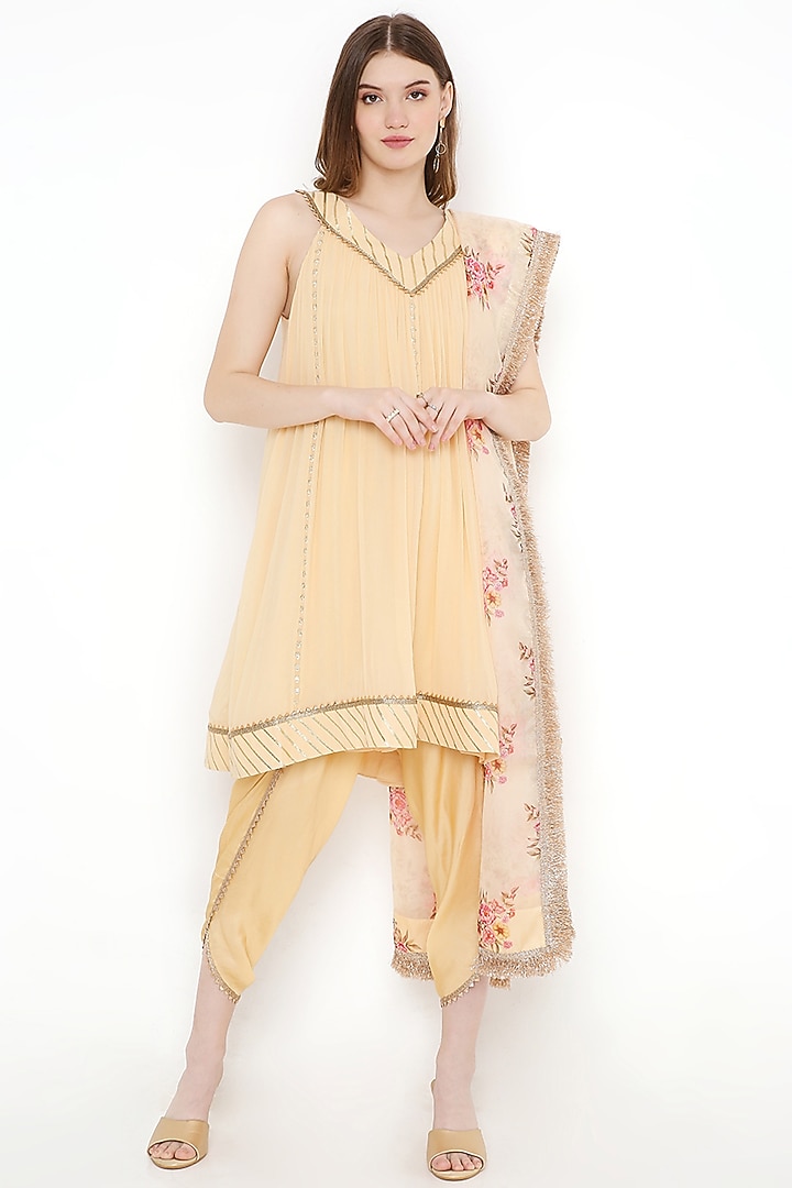 Yellow Embellished Kurta Set by Sierra The Label at Pernia's Pop Up Shop