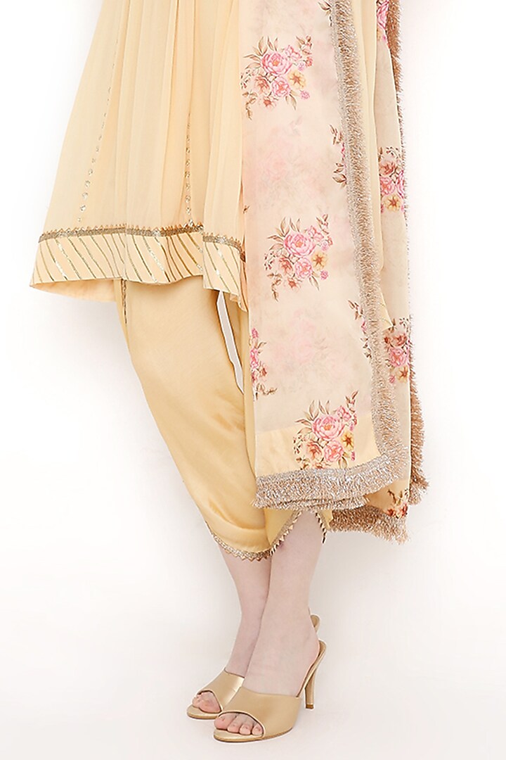 Yellow Embellished Kurta Set by Sierra The Label at Pernia's Pop Up Shop