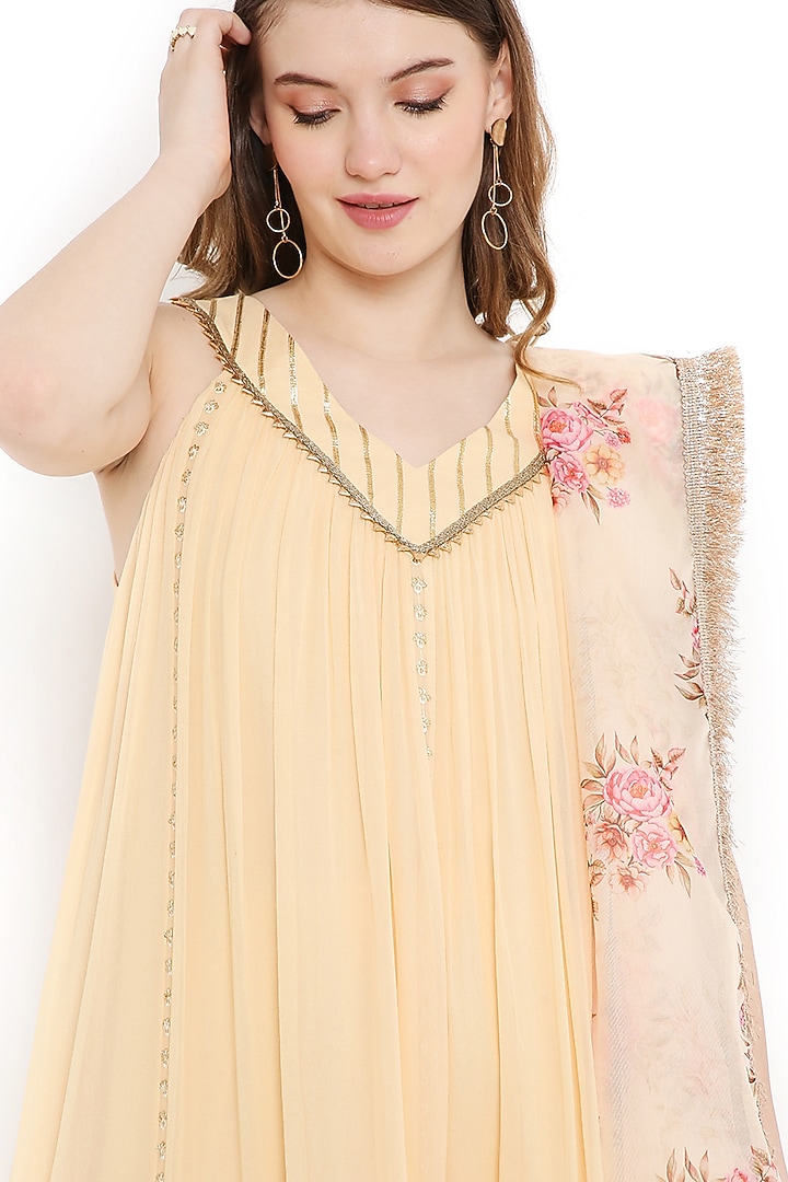 Yellow Embellished Kurta Set by Sierra The Label at Pernia's Pop Up Shop