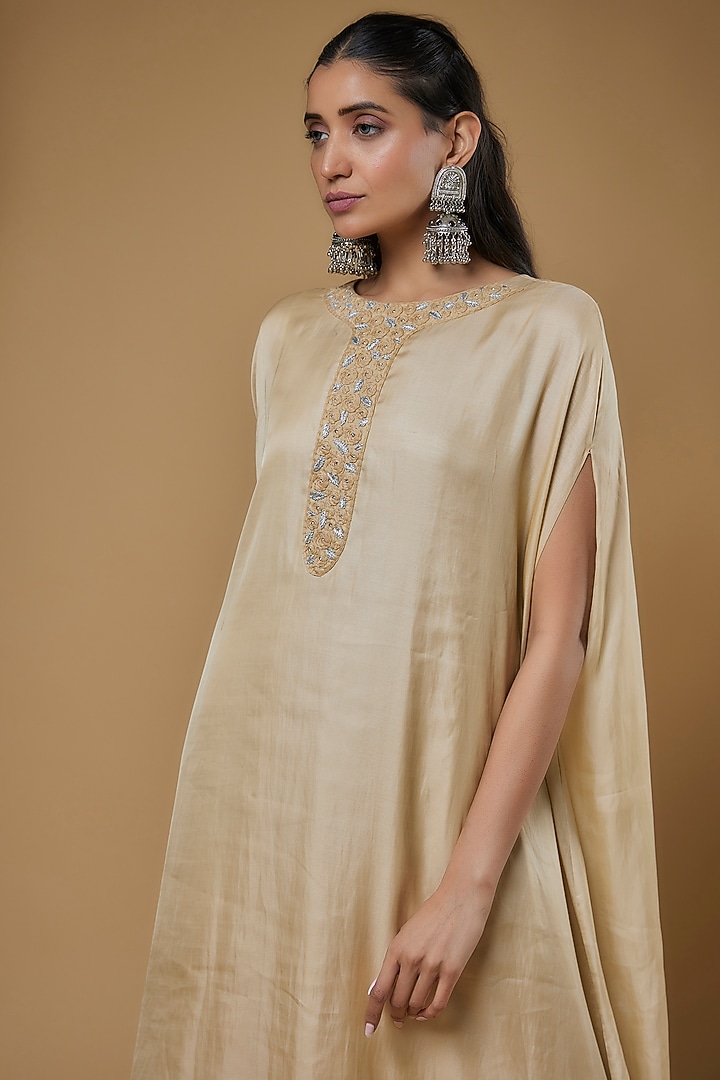White Silk Dhoti Set by Sierra The Label at Pernia's Pop Up Shop