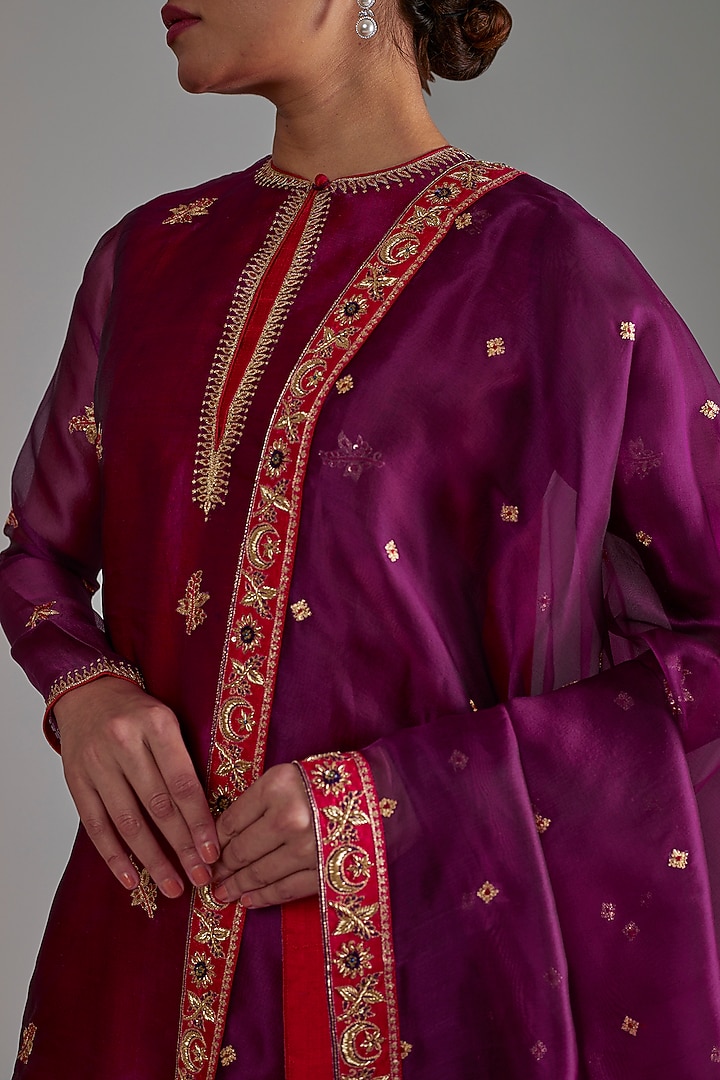 Purple Silk Organza Zardosi Hand Embroidered Dupatta by Shimai Jayachandra at Pernia's Pop Up Shop