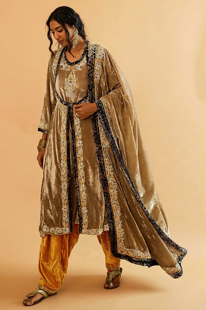 Mustard Velvet Gold Embroidered Bridal Anarkali Set by Sihali Jageer at Pernia's Pop Up Shop