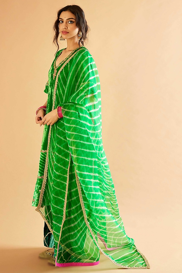 Green Velvet Zardosi Embroidered Kurta Set by Sihali Jageer at Pernia's Pop Up Shop