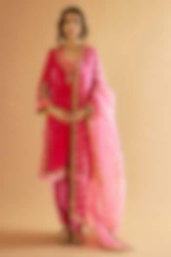 Rani Pink Velvet Zardosi Embroidered Kurta Set by Sihali Jageer at Pernia's Pop Up Shop
