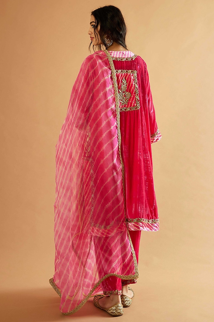 Rani Pink Velvet Zardosi Embroidered Kurta Set by Sihali Jageer at Pernia's Pop Up Shop