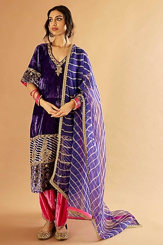 Baigani Purple Velvet Zardosi Embroidered Kurta Set by Sihali Jageer