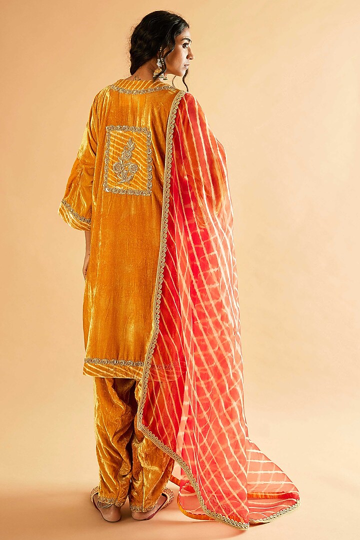 Mustard Yellow Velvet Zardosi Embroidered Kurta Set by Sihali Jageer at Pernia's Pop Up Shop