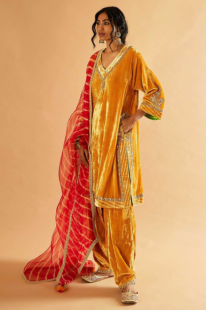 Mustard Yellow Velvet Zardosi Embroidered Kurta Set by Sihali Jageer at Pernia's Pop Up Shop