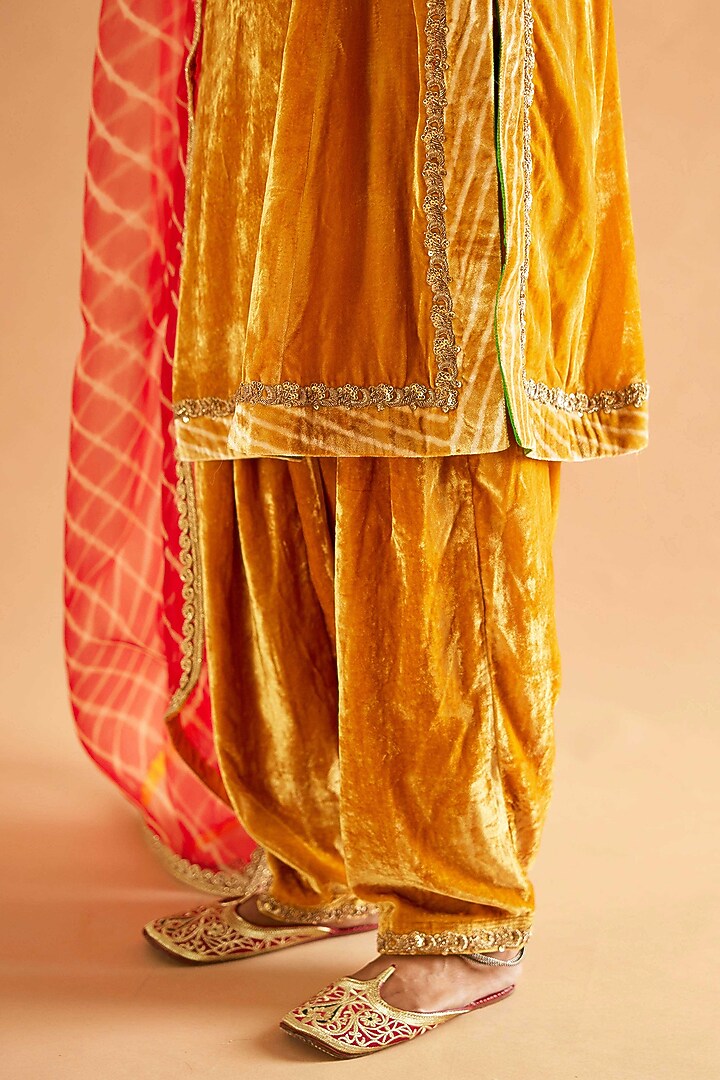 Mustard Yellow Velvet Zardosi Embroidered Kurta Set by Sihali Jageer at Pernia's Pop Up Shop