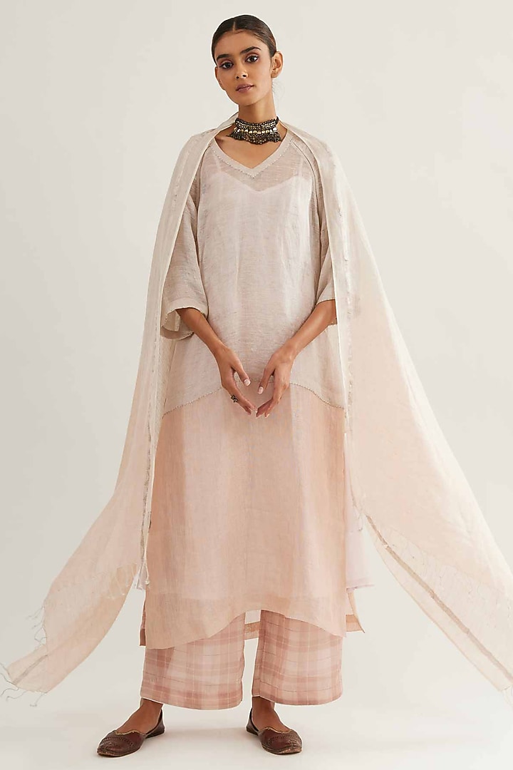 Ivory & Light Pink Linen Kurta Set by Sihali Jageer at Pernia's Pop Up Shop