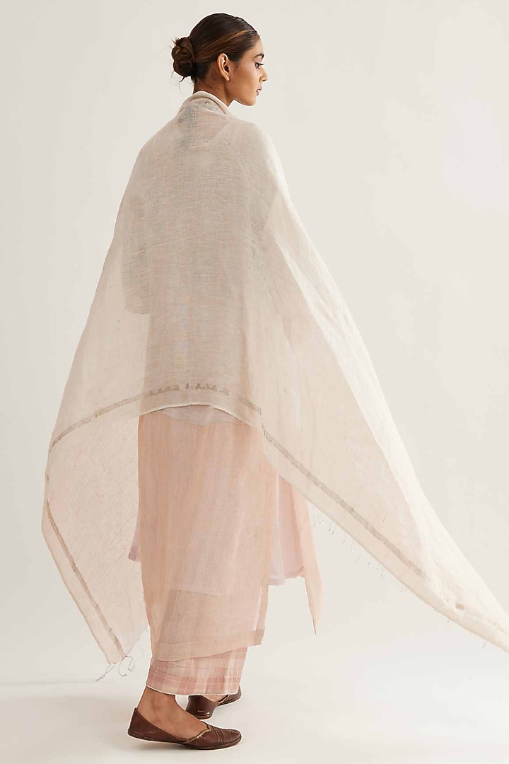 Ivory & Light Pink Linen Kurta Set by Sihali Jageer at Pernia's Pop Up Shop