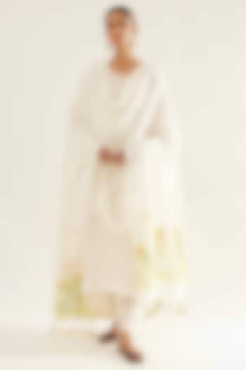 White Tissue Linen Embroidered Kalidar Kurta Set by Sihali Jageer at Pernia's Pop Up Shop