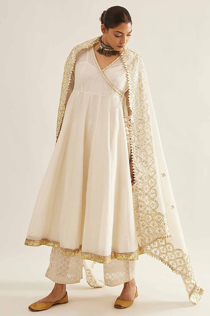 Off-White Chanderi Kurta Set by Sihali Jageer at Pernia's Pop Up Shop