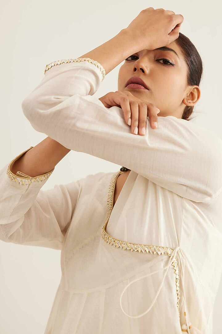 Off-White Chanderi Kurta Set by Sihali Jageer at Pernia's Pop Up Shop