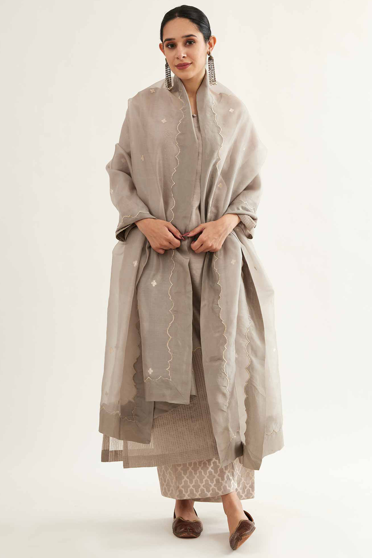 Mouse Chanderi Zari Checkered Kurta Set by Sihali Jageer at Pernia's Pop Up Shop
