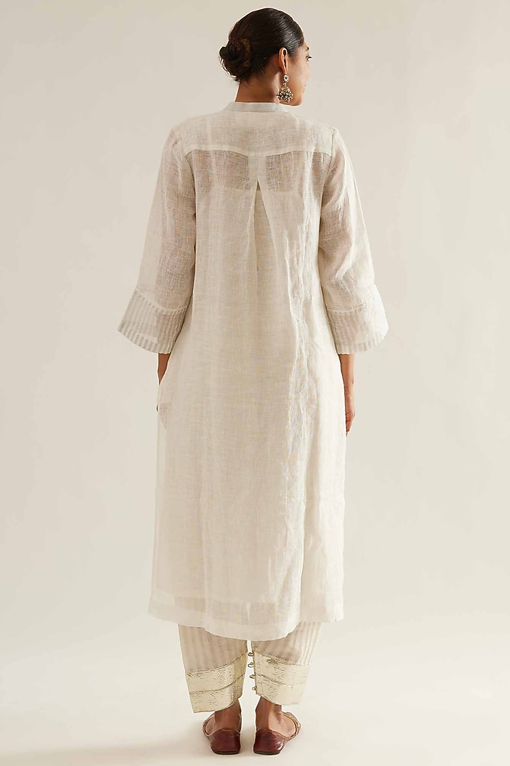 White Linen Patch Kurta by Sihali Jageer at Pernia's Pop Up Shop