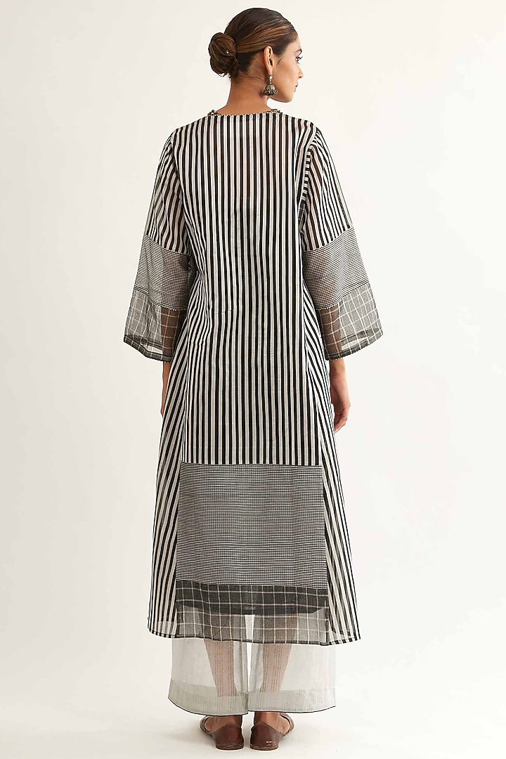 Grey Pure Maheshwari Kalidar Kurta Set by Sihali Jageer at Pernia's Pop Up Shop