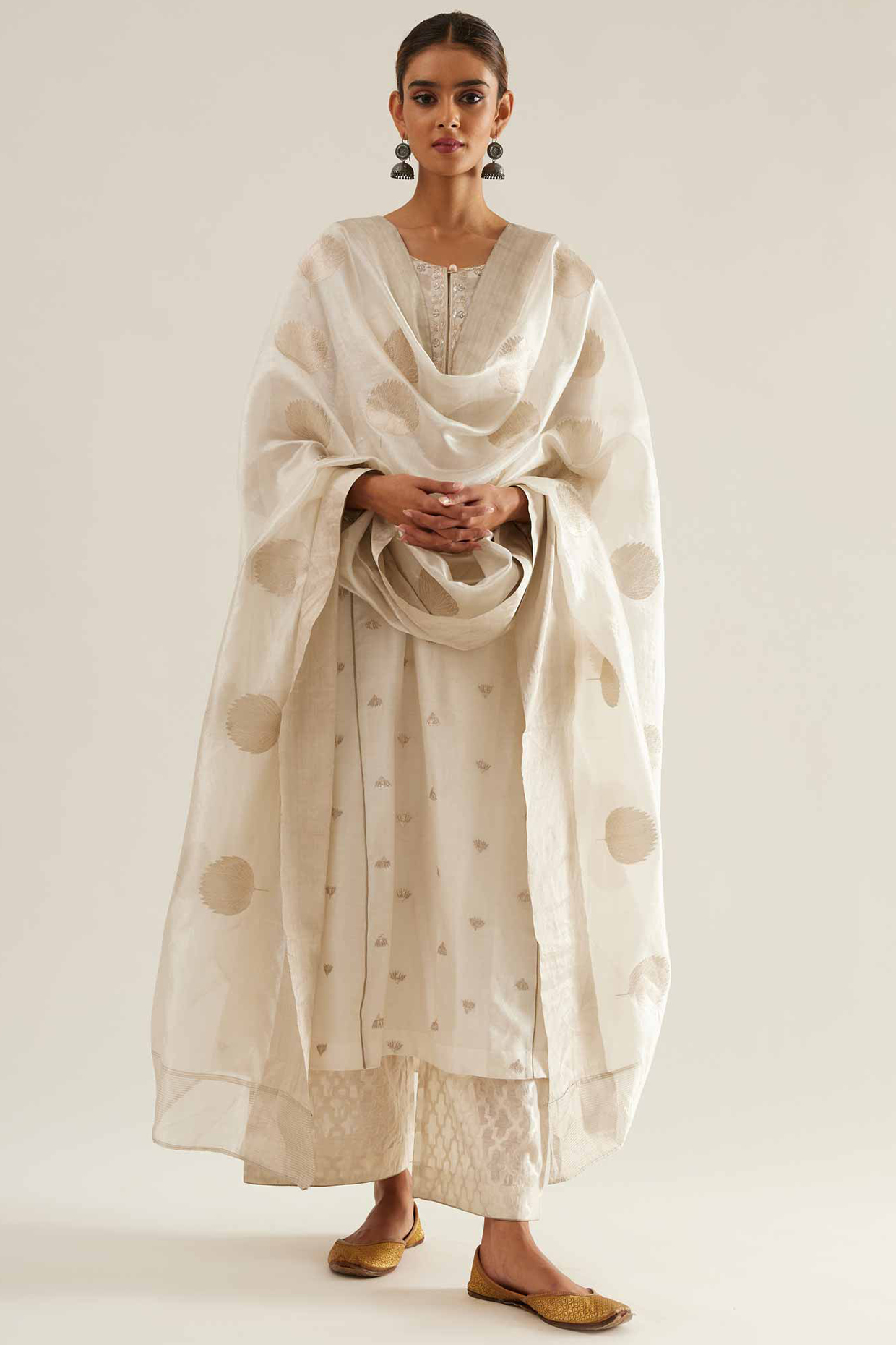 Peach Chanderi Zari Embroidered Kurta Set by Sihali Jageer at Pernia's Pop Up Shop