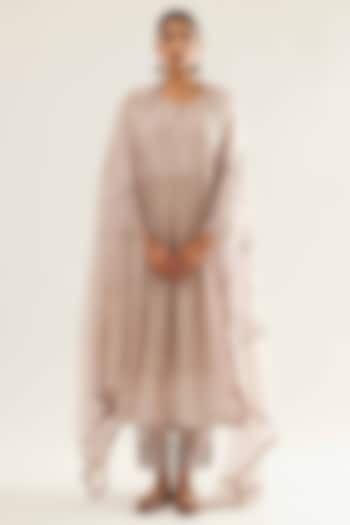 Pink Kota Silk & Chanderi Tissue Embroidered Kurta Set by Sihali Jageer at Pernia's Pop Up Shop