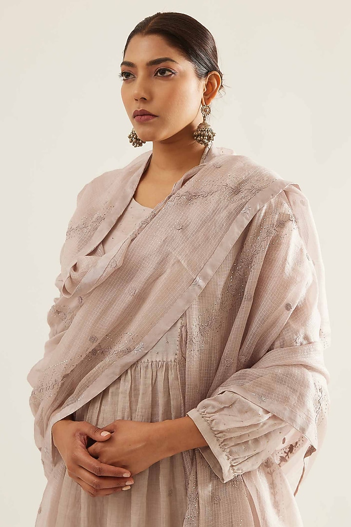 Pink Kota Silk & Chanderi Tissue Embroidered Kurta Set by Sihali Jageer at Pernia's Pop Up Shop