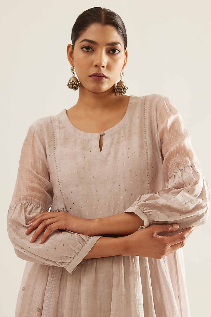 Pink Kota Silk & Chanderi Tissue Embroidered Kurta Set by Sihali Jageer at Pernia's Pop Up Shop
