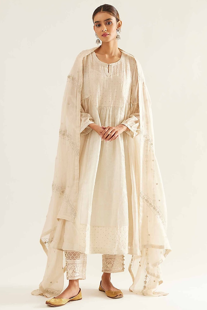 White Kota Silk & Chanderi Tissue Embroidered Kurta Set by Sihali Jageer at Pernia's Pop Up Shop
