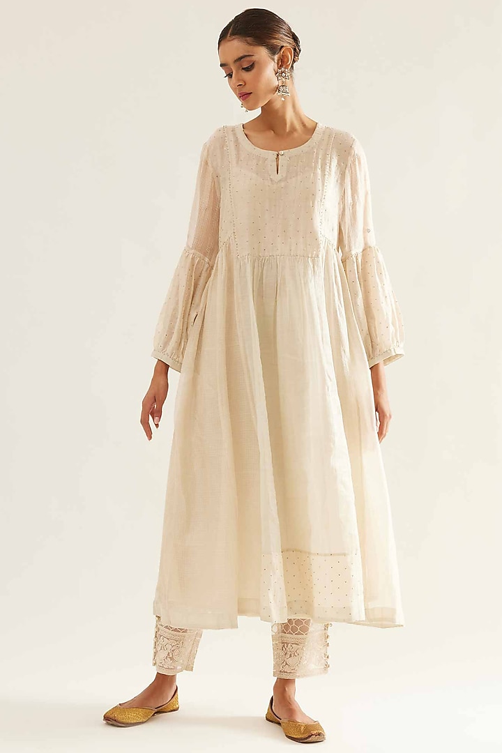 White Kota Silk & Chanderi Tissue Embroidered Kurta Set by Sihali Jageer at Pernia's Pop Up Shop