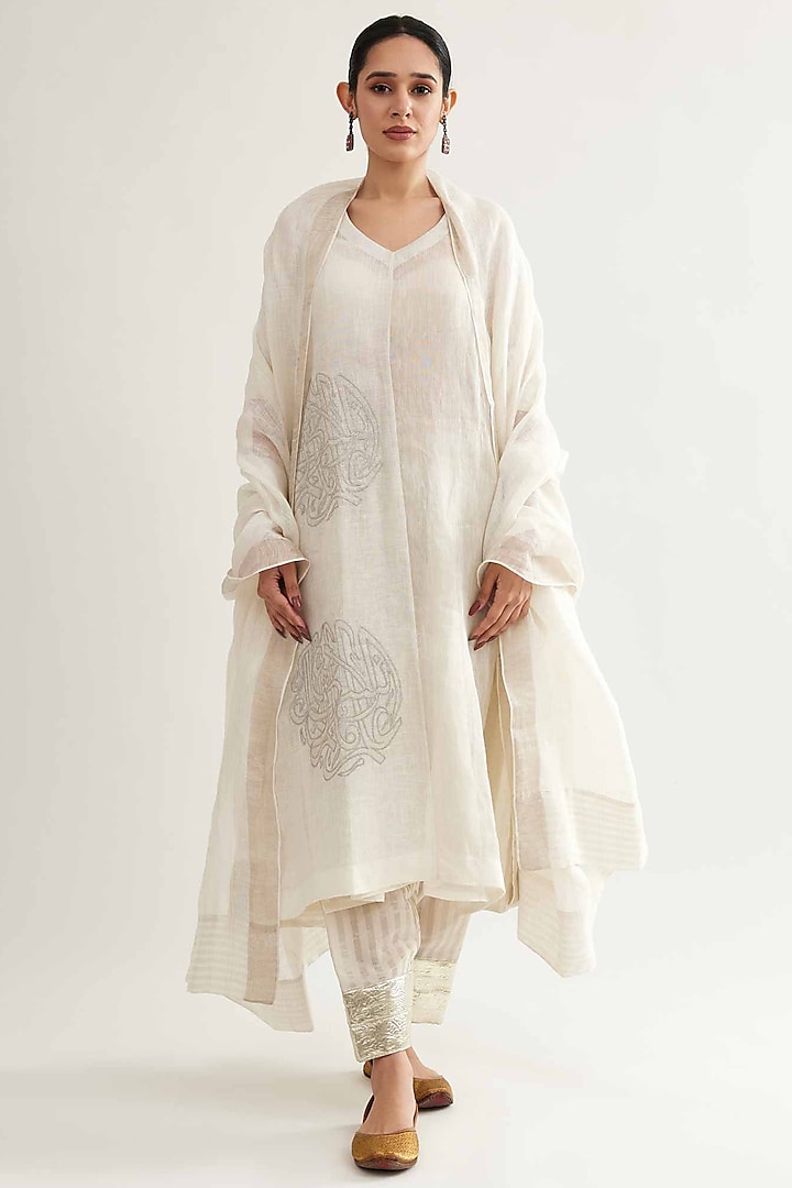 Off-White Pure Linen Embroidered Kurta Set by Sihali Jageer at Pernia's Pop Up Shop