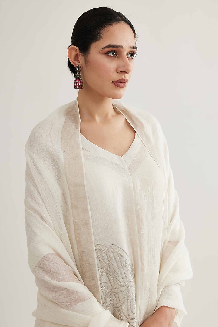 Off-White Pure Linen Embroidered Kurta Set by Sihali Jageer at Pernia's Pop Up Shop