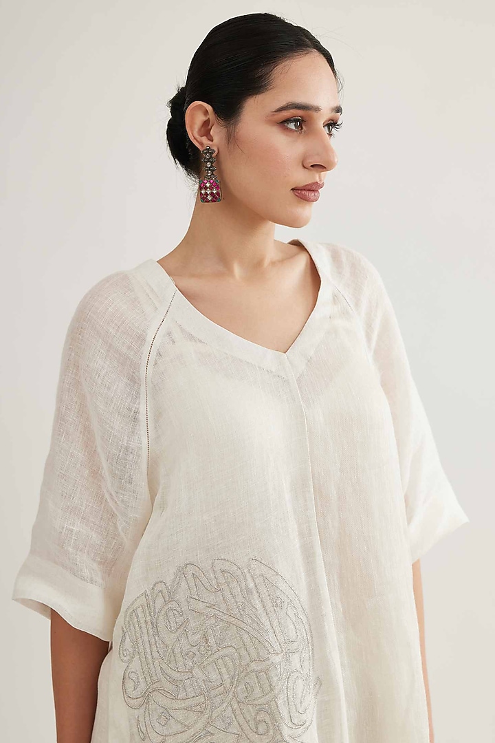 Off-White Pure Linen Embroidered Kurta Set by Sihali Jageer at Pernia's Pop Up Shop