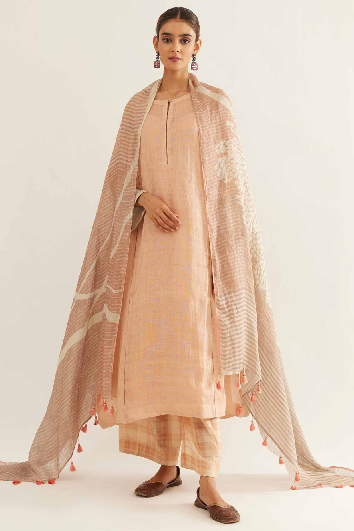 Orange Linen Applique Work Kurta Set by Sihali Jageer at Pernia's Pop Up Shop