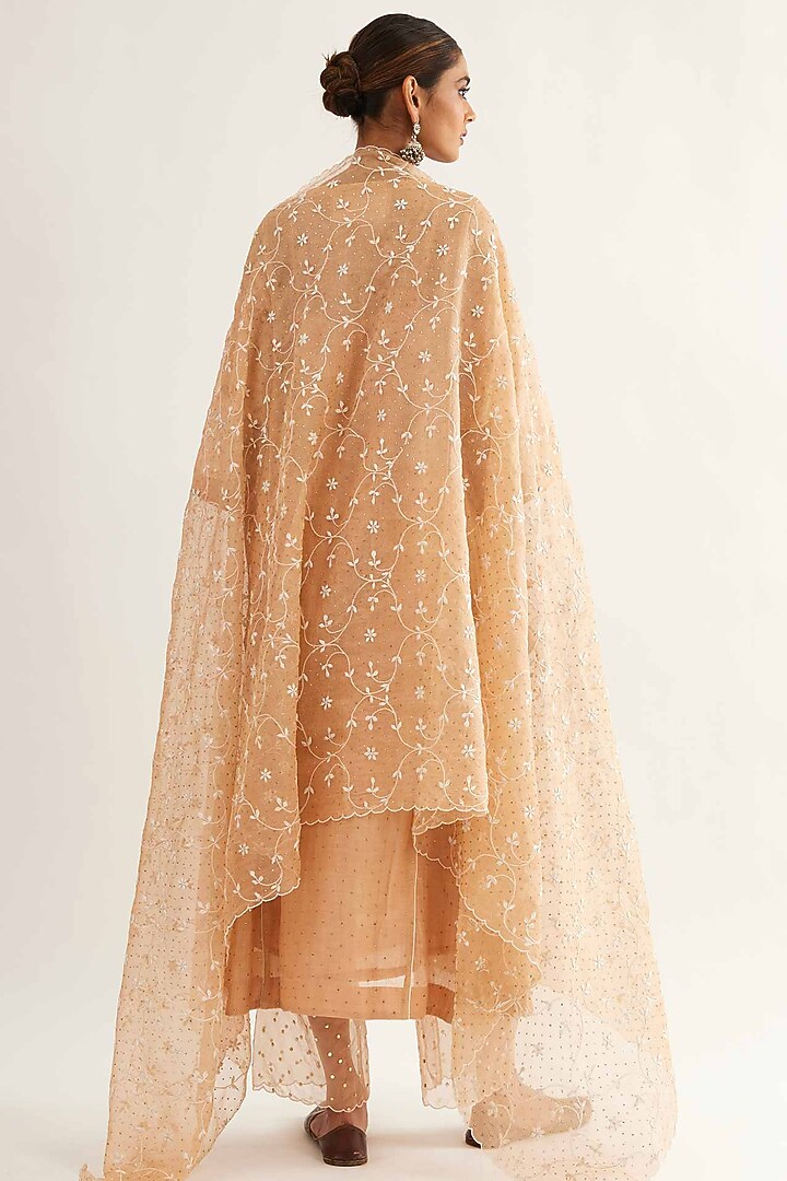 Peach Chanderi Kaamdani Work Kurta Set by Sihali Jageer at Pernia's Pop Up Shop