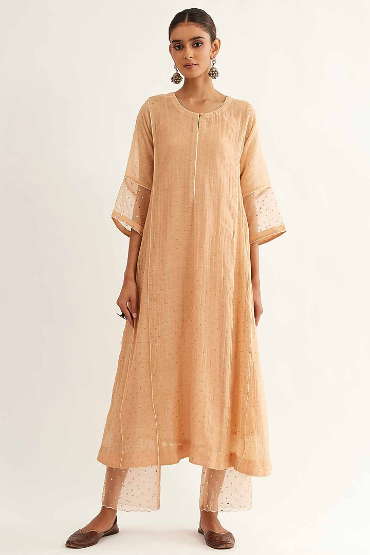 Peach Chanderi Kaamdani Work Kurta Set by Sihali Jageer at Pernia's Pop Up Shop