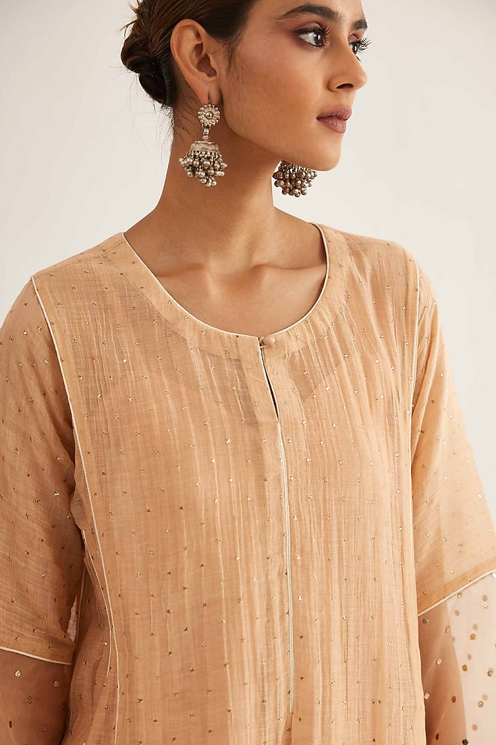 Peach Chanderi Kaamdani Work Kurta Set by Sihali Jageer at Pernia's Pop Up Shop
